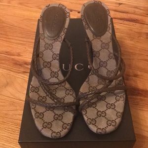 Authentic Gucci Heels- Brown classic Gucci print